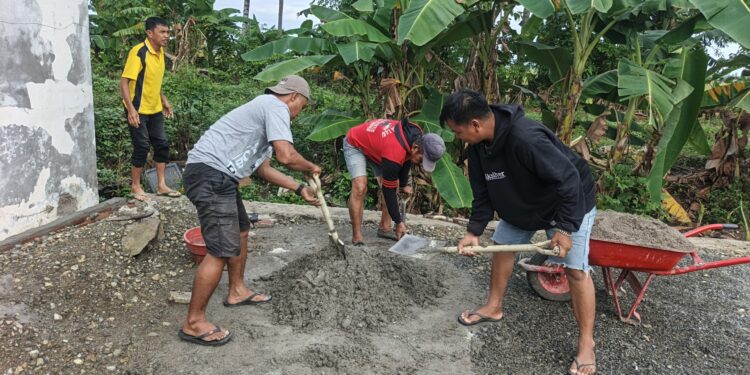 Warga Bittoeng Bangun Drainase Masjid, Antisipasi Banjir