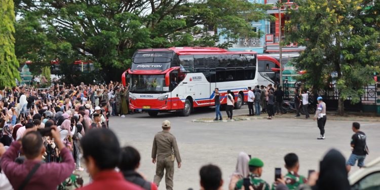 Bupati Irwan Sambut Kepulangan 391 Jamaah Haji Pinrang