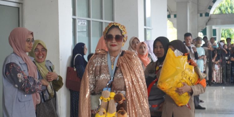130 Jemaah Haji Pinrang Kembali ke Tanah Air