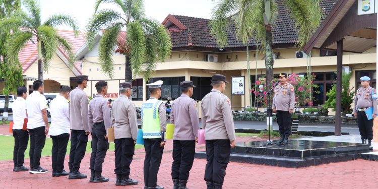Wakapolres Pinrang Tekankan Disiplin dan Profesionalisme Personel
