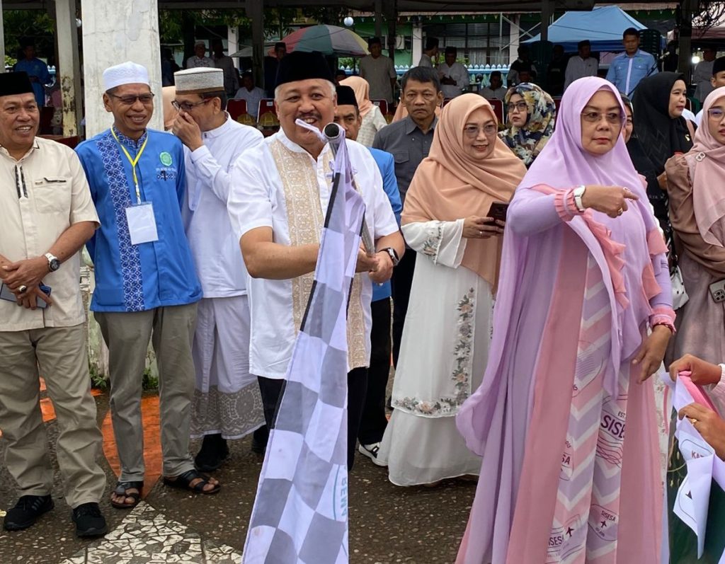 Bupati Irwan Lepas Pawai Ta’aruf Tahun Baru Hijriah 1448 H