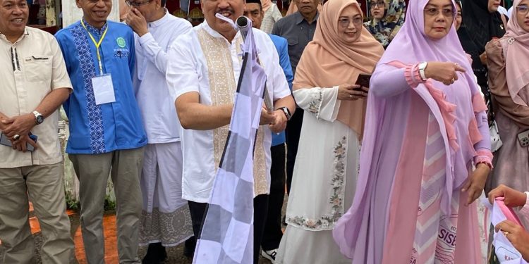 Bupati Irwan Lepas Pawai Ta’aruf Tahun Baru Hijriah 1448 H