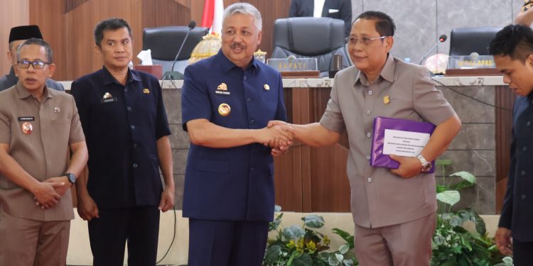DPRD Pinrang Terima Ranperda Pertanggungjawaban APBD 2025