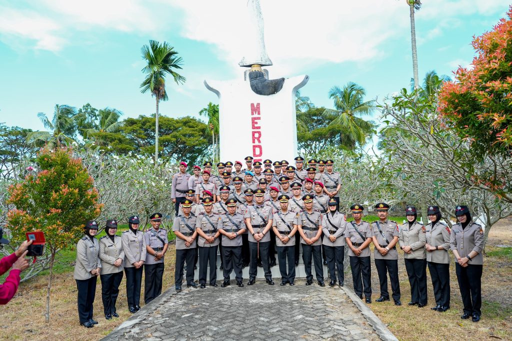 HUT Bhayangkara ke-80, Polres Pinrang Gelar Ziarah dan Tabur Bunga di TMP Palia
