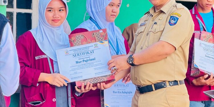 9 Siswa SMAN 2 Pinrang Raih Penghargaan Hafiz Juz 30