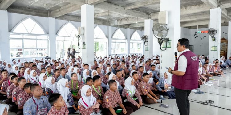 400 Siswa Baru SMAN 1 Pinrang Dibekali Edukasi Bahaya Narkoba