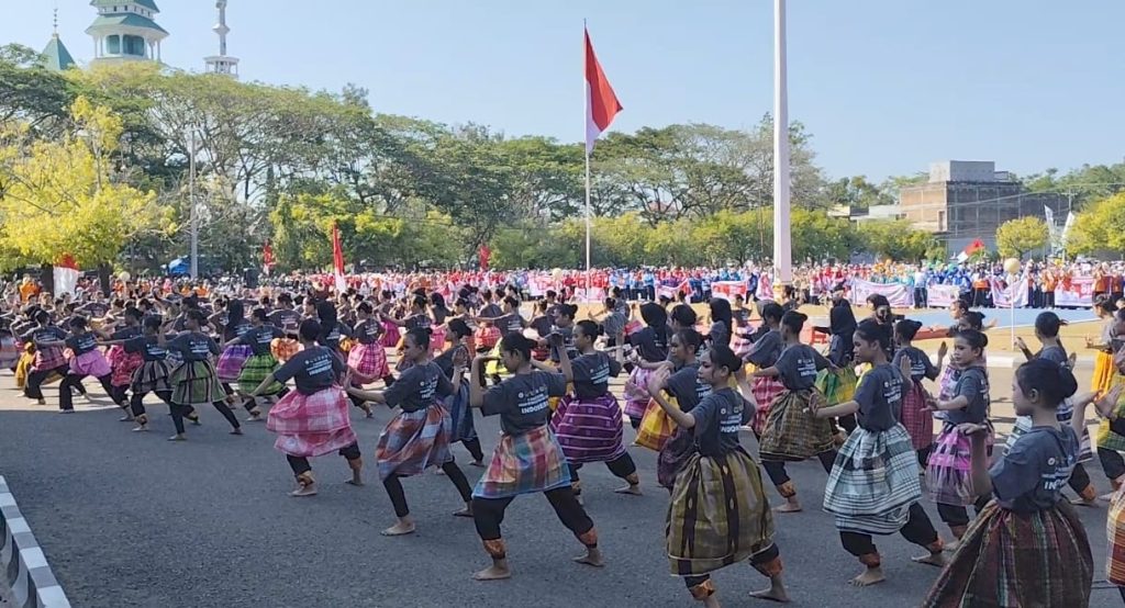 Tarian Kolosal Pelajar Pukau Pembukaan Porseni Pinrang