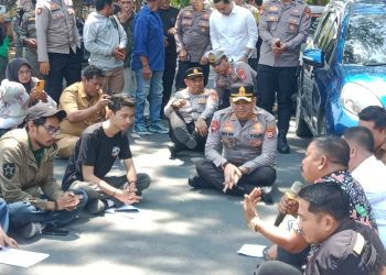 Kapolres Pinrang Duduk Bersama Massa, Soroti Kelangkaan LPG 3 Kg