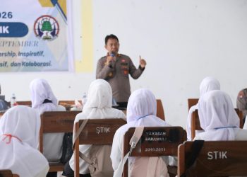 Kompol Nurdin Tanamkan Bela Negara kepada Mahasiswa Baru STIKES Baramuli