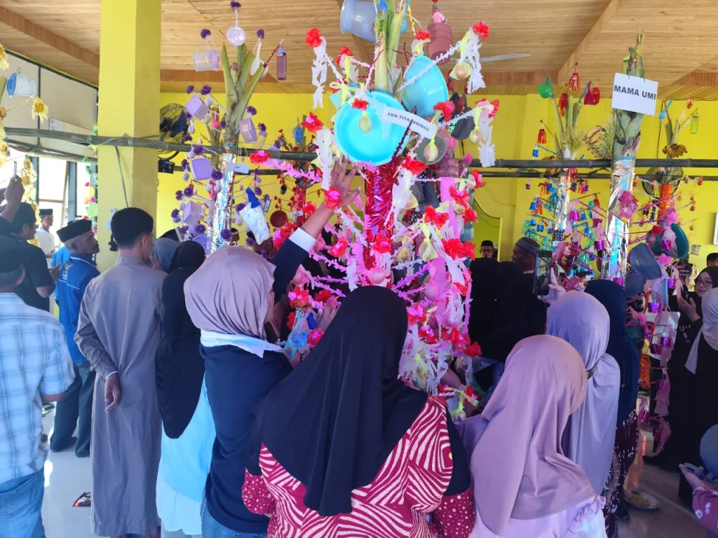 Kemarau Panjang Tak Halangi Warga Buttu Sappa Gelar Maulid
