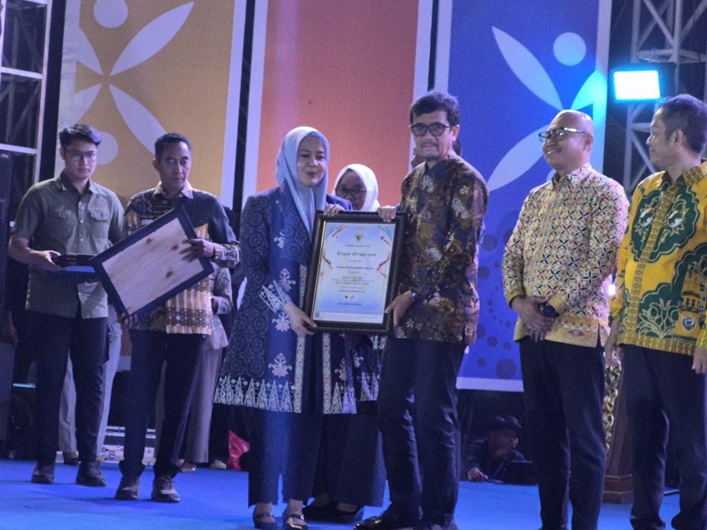 Pinrang Raih Penghargaan Koperasi Tingkat Sulsel